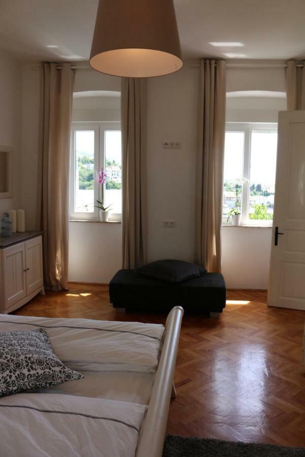 Central House Nona Crikvenica Extérieur photo