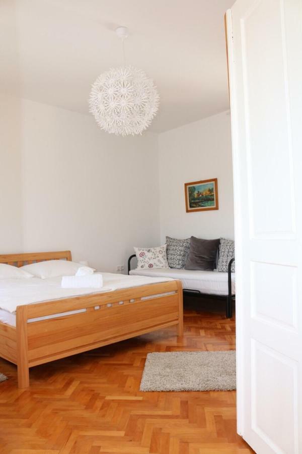 Central House Nona Crikvenica Extérieur photo