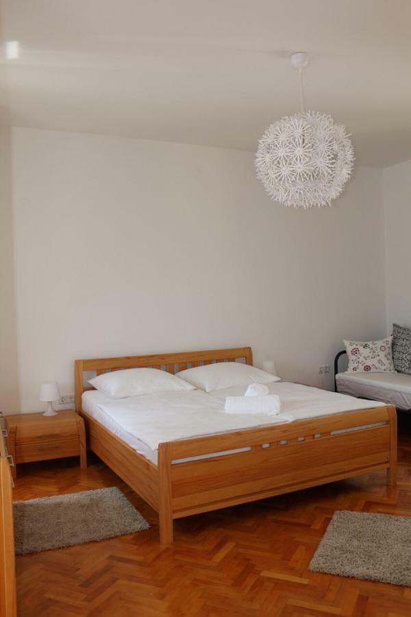 Central House Nona Crikvenica Extérieur photo