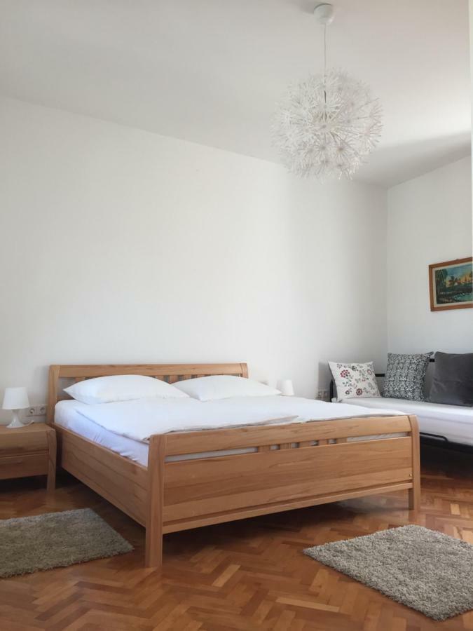 Central House Nona Crikvenica Extérieur photo