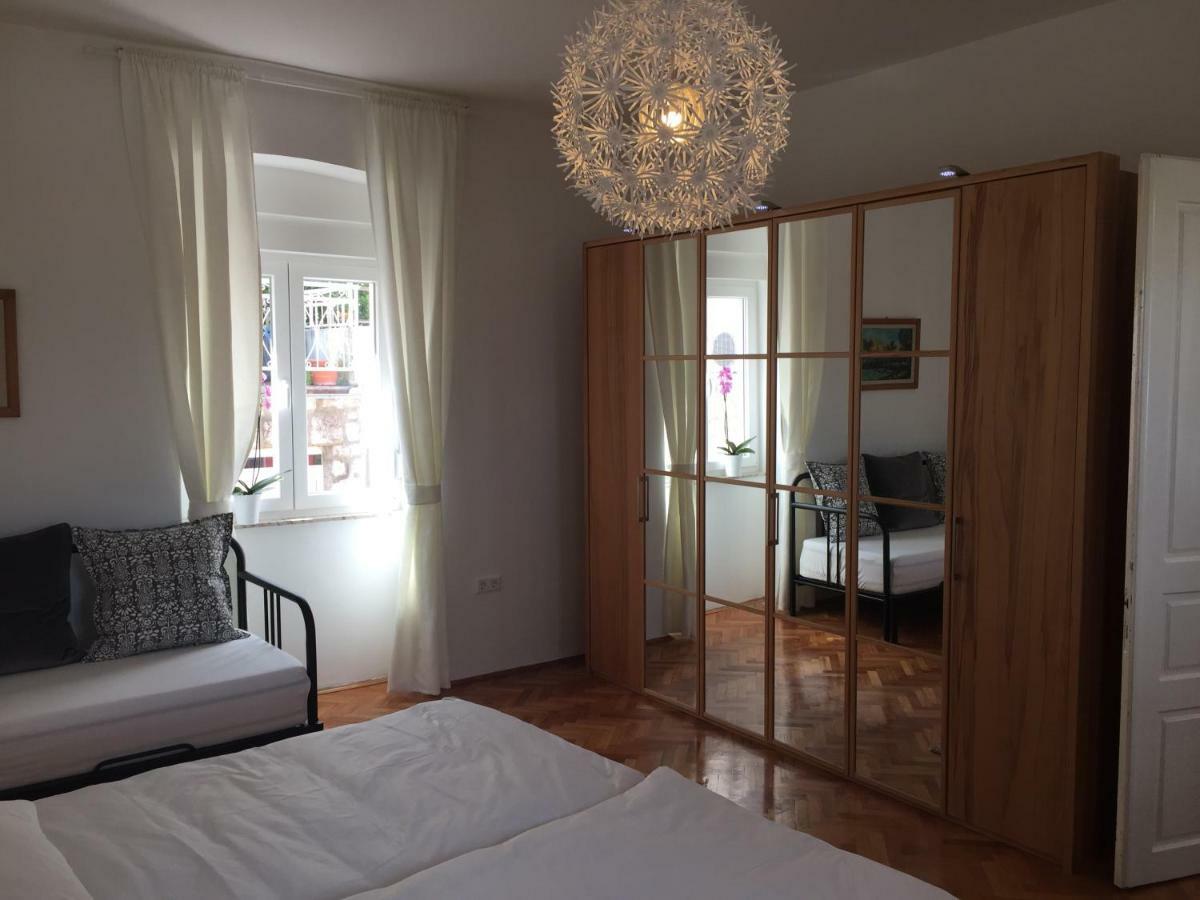 Central House Nona Crikvenica Extérieur photo