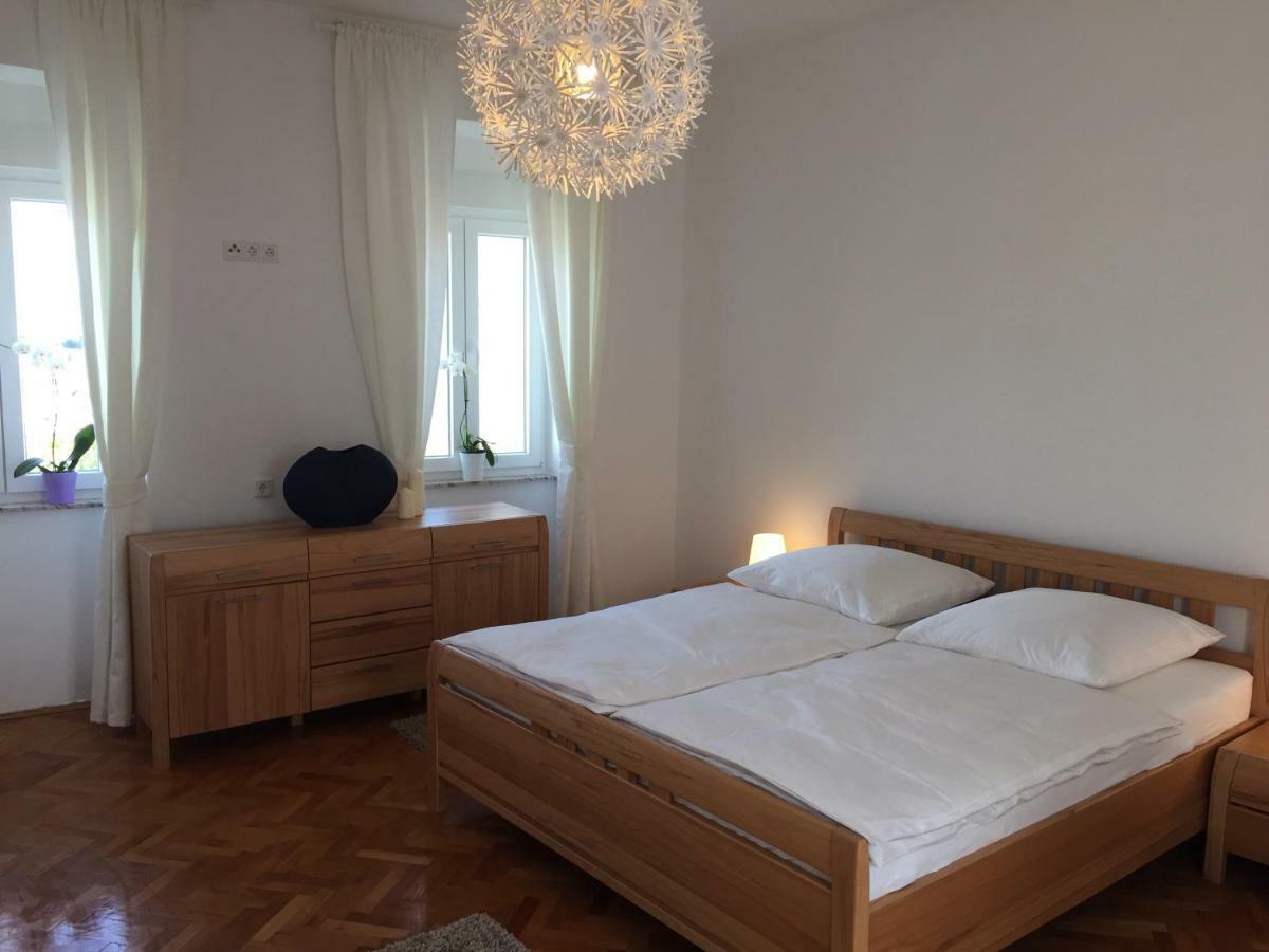 Central House Nona Crikvenica Extérieur photo