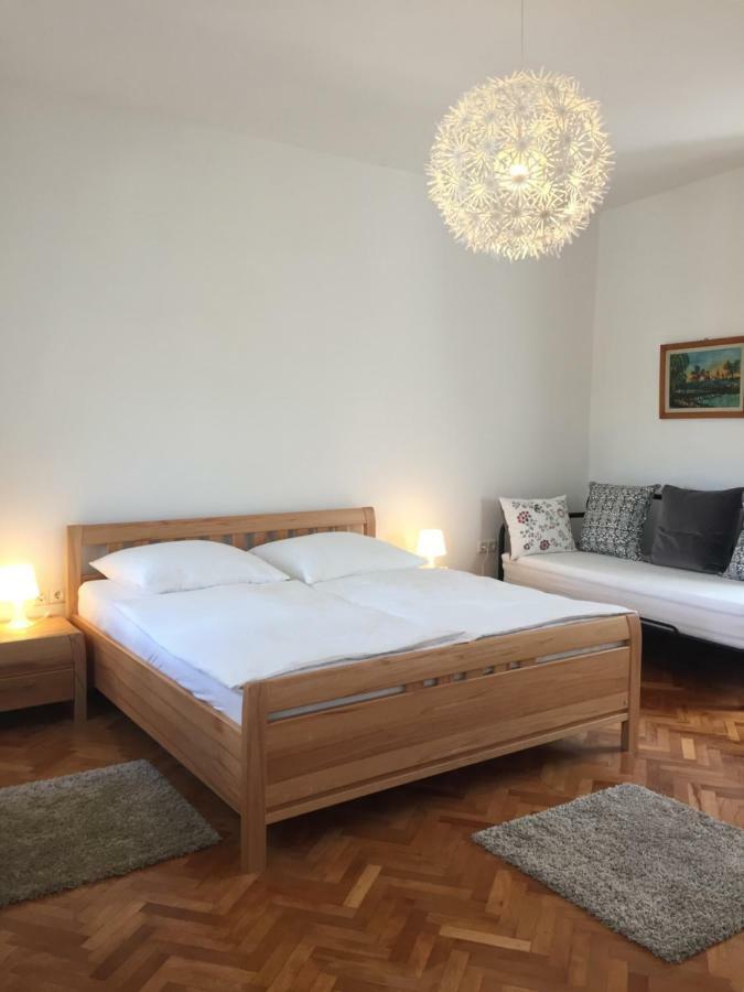 Central House Nona Crikvenica Extérieur photo