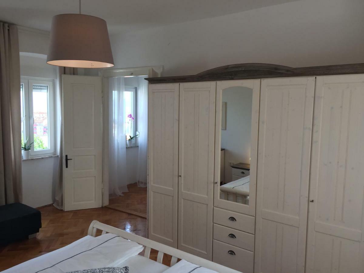 Central House Nona Crikvenica Extérieur photo