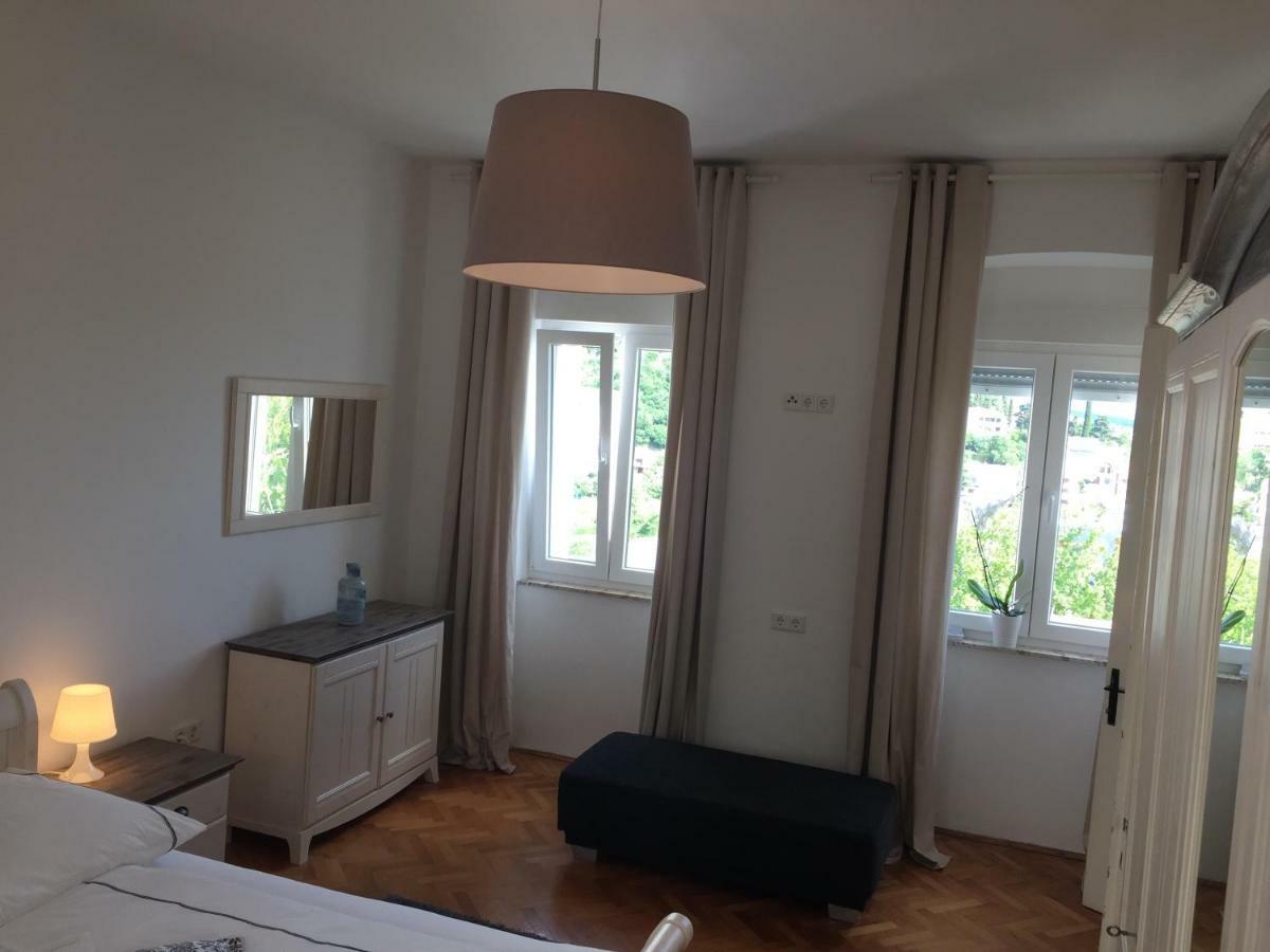 Central House Nona Crikvenica Extérieur photo
